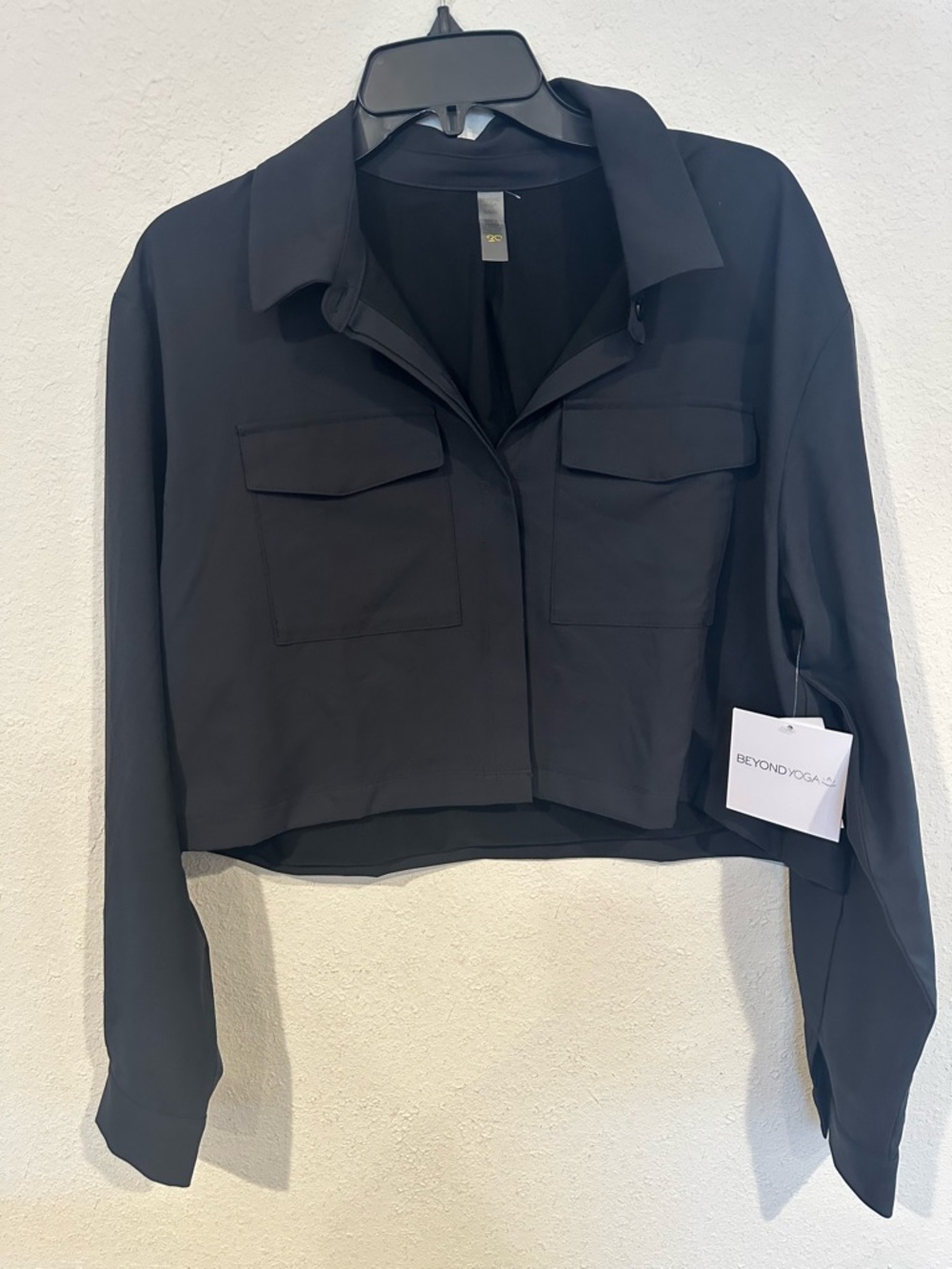 Beyond Yoga Cropped Black Utility Jacket with Flap Pockets